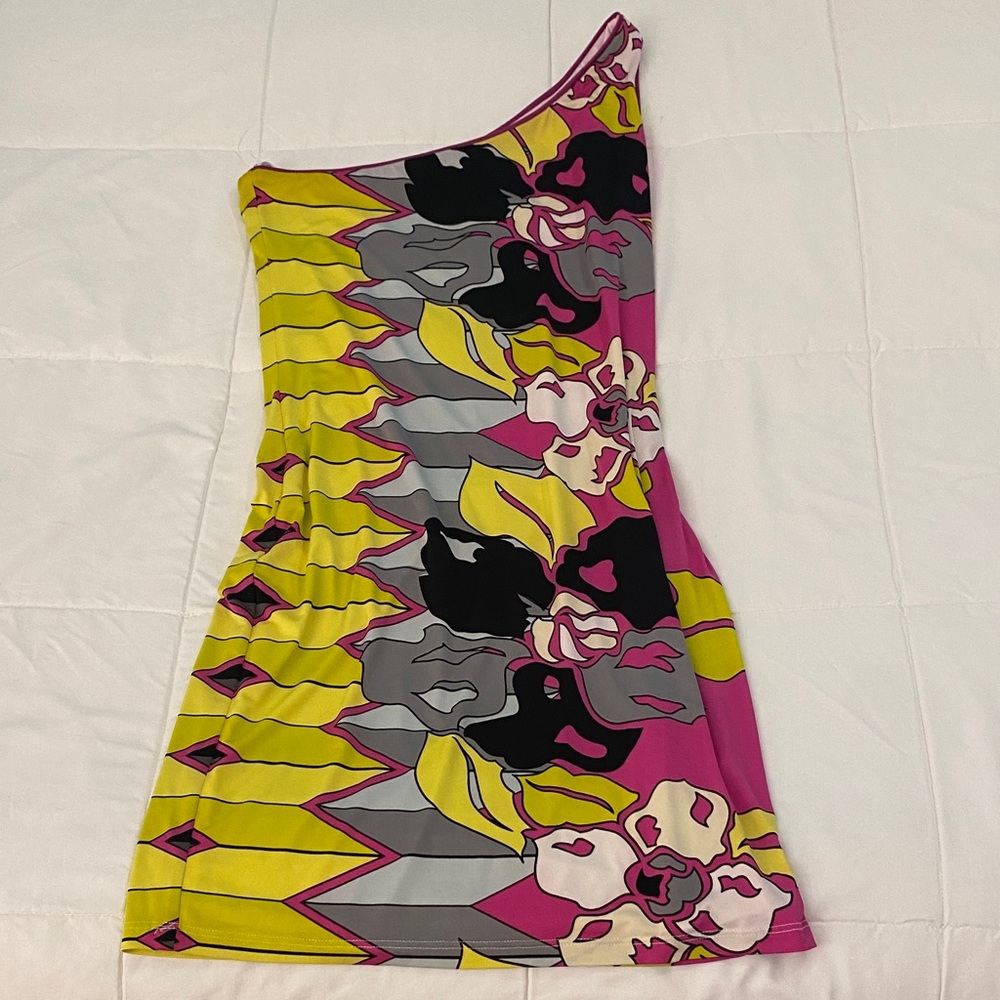 Analili dress. NWT. One shoulder. Size small.